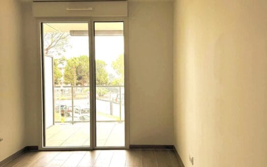 Saint Laurent du Var – F3 – Sea Side View